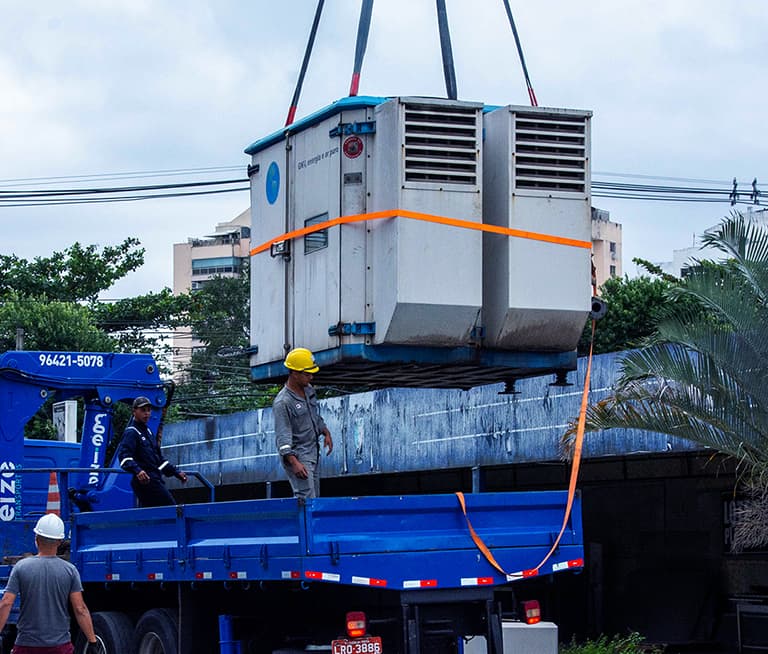 entrega de gnv compressor aspro em posto de gasolina